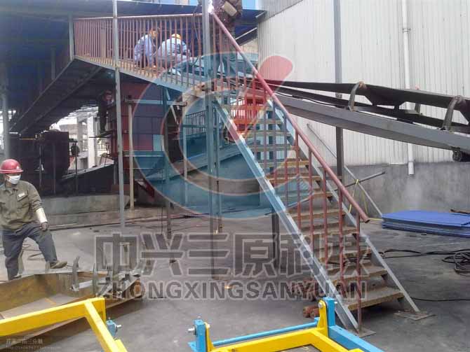 ɽ��ĳ����Ƥ���ӬF��